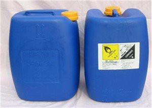 Cum interacționează peroxidul de hidrogen pentru albirea cu detergenții?